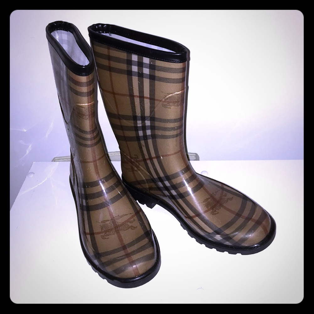 Size 8 Burberry Rain Boots